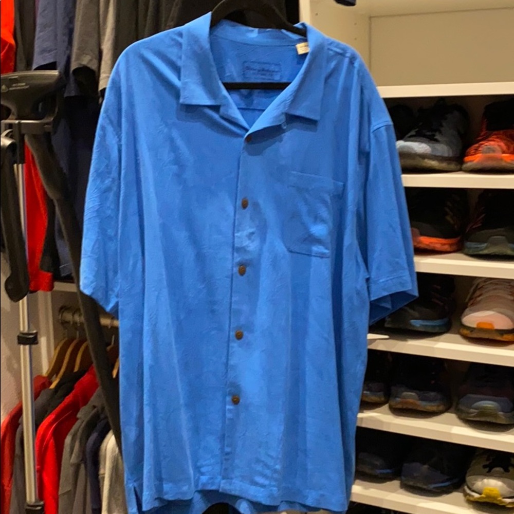 Tommy Bahama men’s silk dress shirt